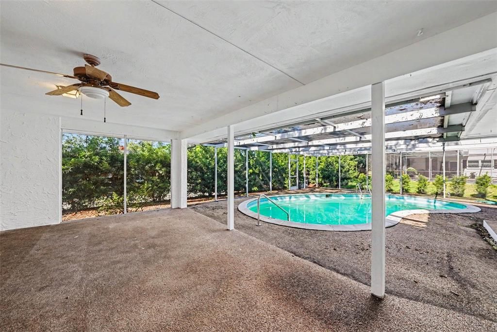 En Venta: $555,000 (3 camas, 2 baños, 2411 Pies cuadrados)