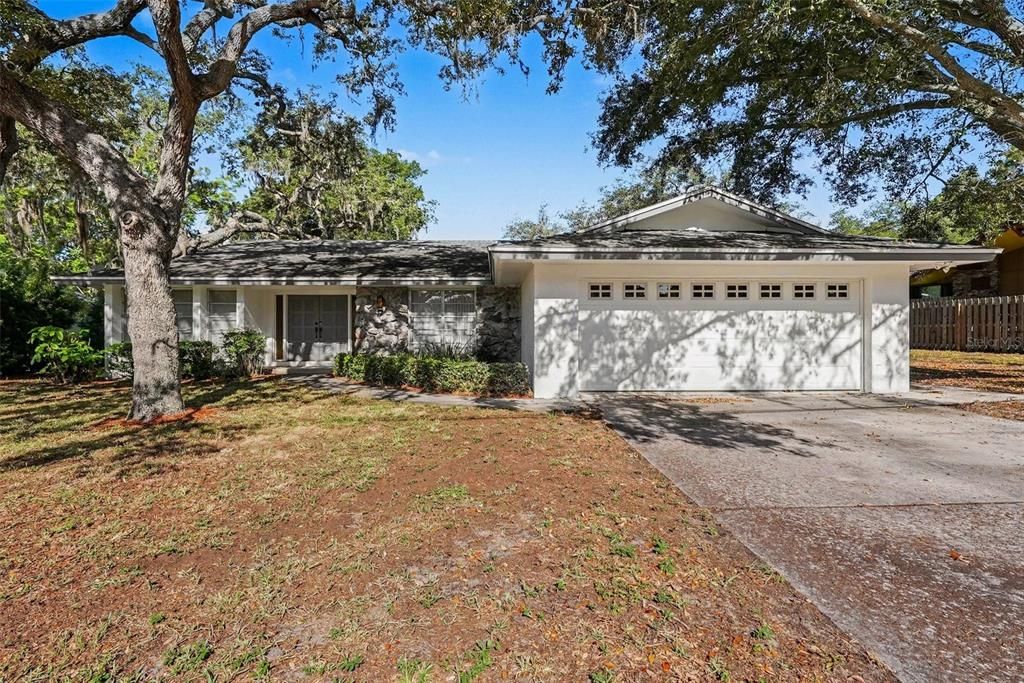 En Venta: $555,000 (3 camas, 2 baños, 2411 Pies cuadrados)
