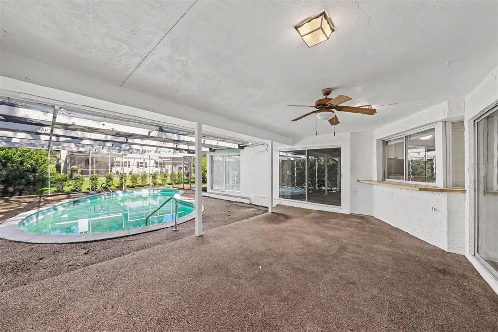 En Venta: $555,000 (3 camas, 2 baños, 2411 Pies cuadrados)