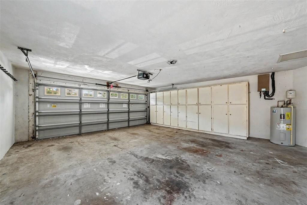 En Venta: $555,000 (3 camas, 2 baños, 2411 Pies cuadrados)
