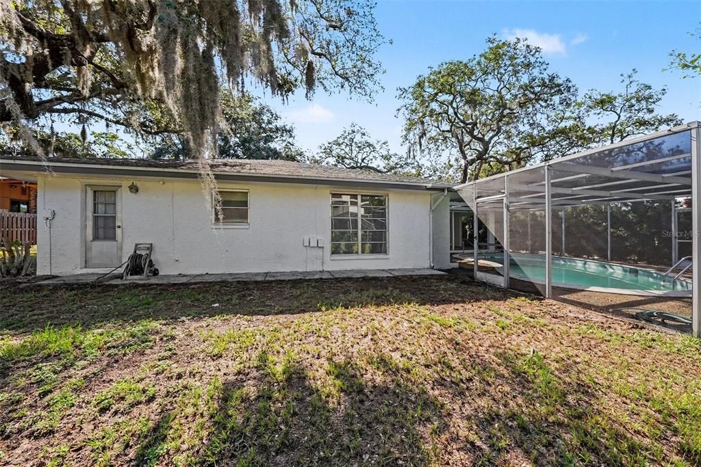 En Venta: $555,000 (3 camas, 2 baños, 2411 Pies cuadrados)