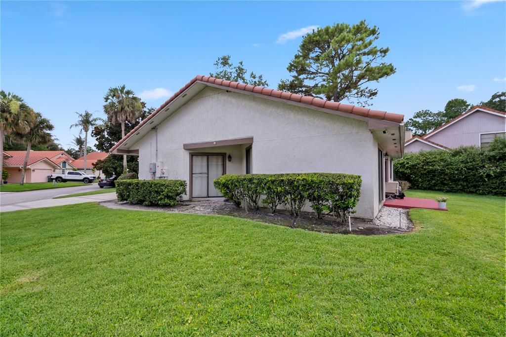 For Sale: $370,000 (2 beds, 2 baths, 1497 Square Feet)