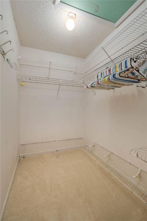 На продажу: $139,900 (2 спален, 2 ванн, 1088 Квадратных фут)