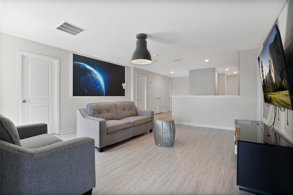 В аренду: $4,099 (8 спален, 5 ванн, 3909 Квадратных фут)