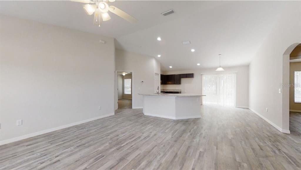 For Sale: $314,900 (3 beds, 2 baths, 1243 Square Feet)