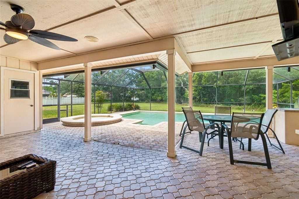 En Venta: $699,000 (5 camas, 3 baños, 3108 Pies cuadrados)
