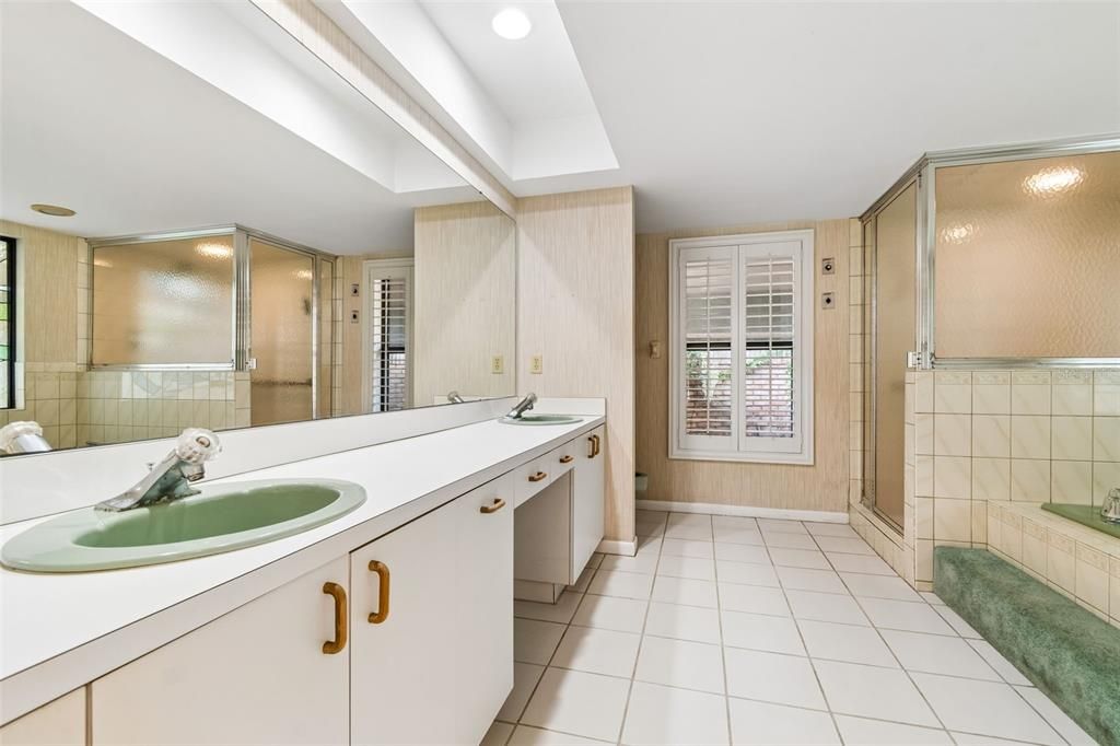 En Venta: $699,000 (5 camas, 3 baños, 3108 Pies cuadrados)