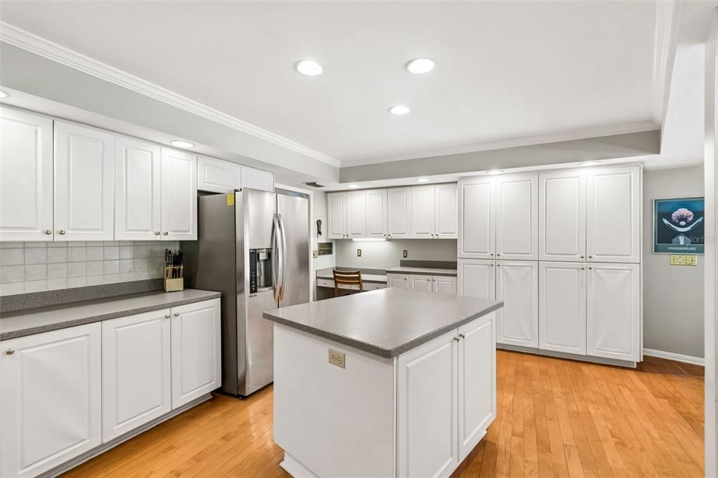 En Venta: $699,000 (5 camas, 3 baños, 3108 Pies cuadrados)