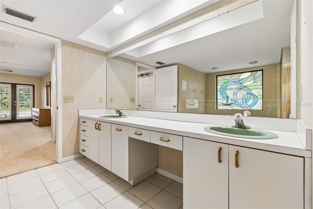 En Venta: $699,000 (5 camas, 3 baños, 3108 Pies cuadrados)