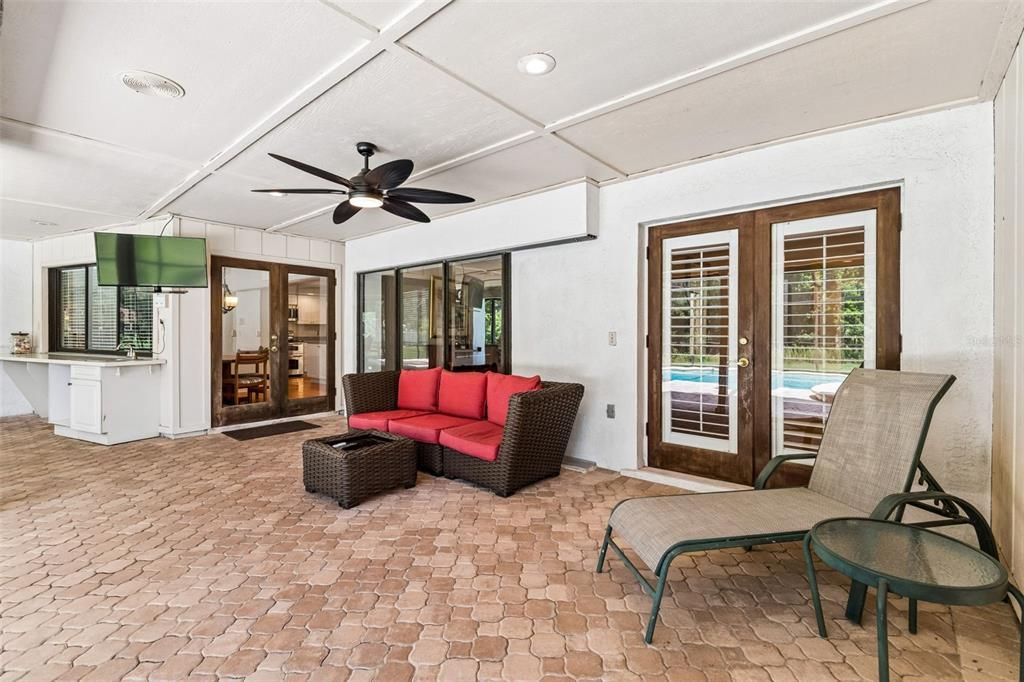 En Venta: $699,000 (5 camas, 3 baños, 3108 Pies cuadrados)