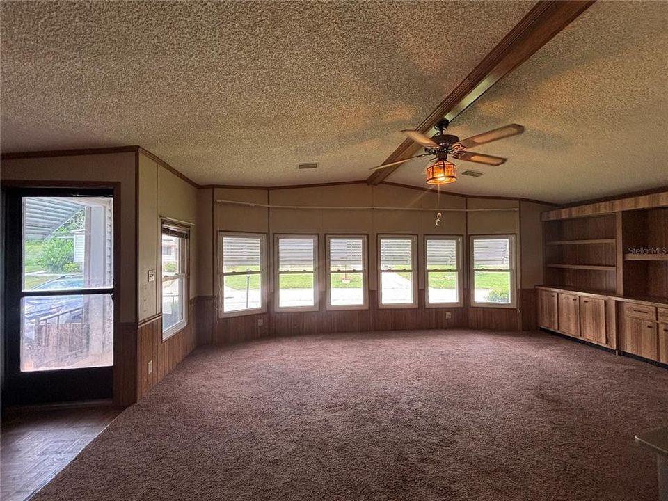 For Sale: $130,000 (2 beds, 2 baths, 1501 Square Feet)