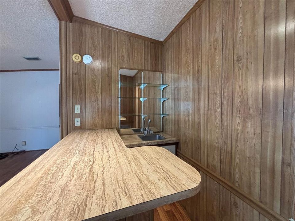 For Sale: $130,000 (2 beds, 2 baths, 1501 Square Feet)