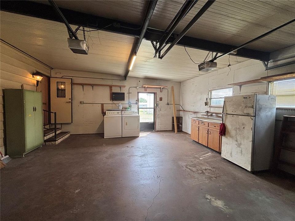 For Sale: $130,000 (2 beds, 2 baths, 1501 Square Feet)