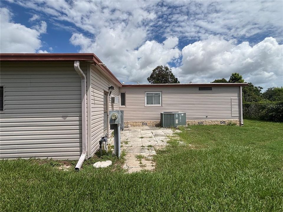 For Sale: $130,000 (2 beds, 2 baths, 1501 Square Feet)