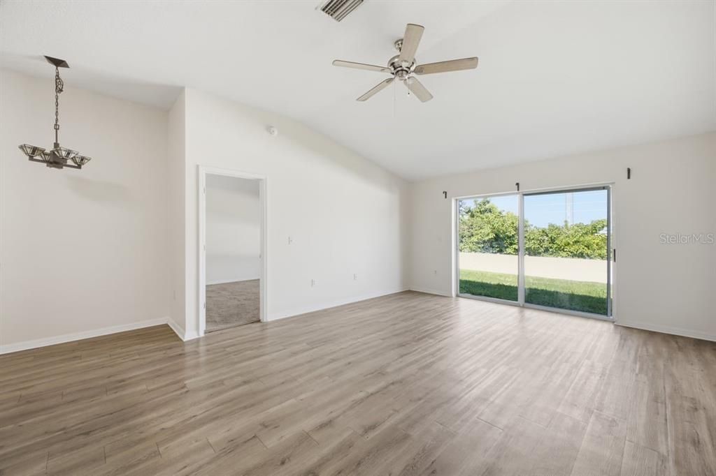 For Sale: $279,950 (3 beds, 2 baths, 1529 Square Feet)