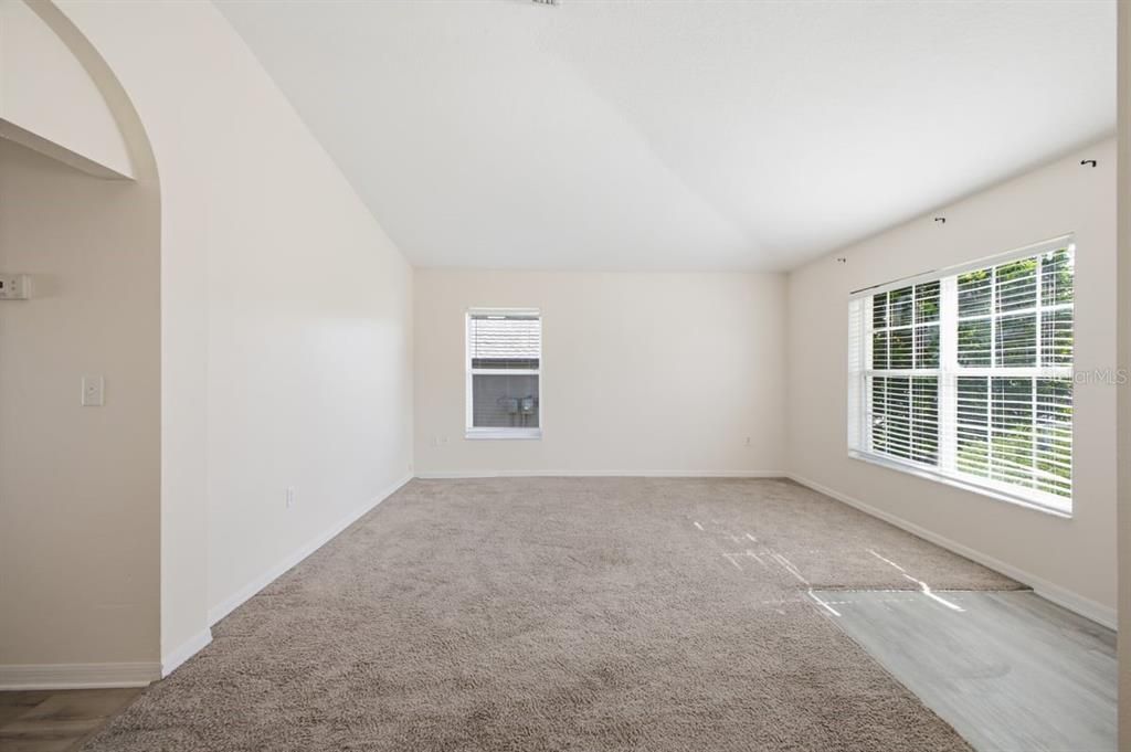For Sale: $279,950 (3 beds, 2 baths, 1529 Square Feet)