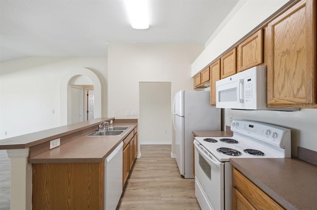 For Sale: $279,950 (3 beds, 2 baths, 1529 Square Feet)