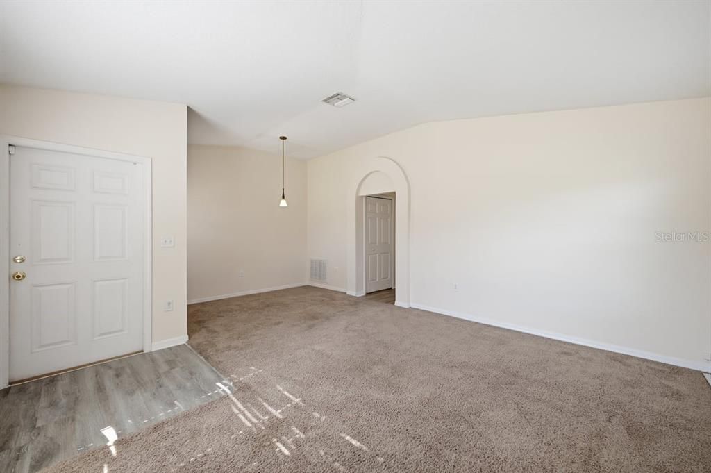 For Sale: $279,950 (3 beds, 2 baths, 1529 Square Feet)