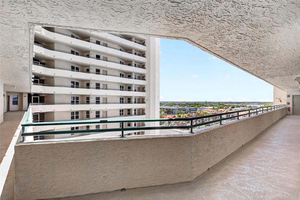 En Venta: $684,900 (3 camas, 3 baños, 2387 Pies cuadrados)