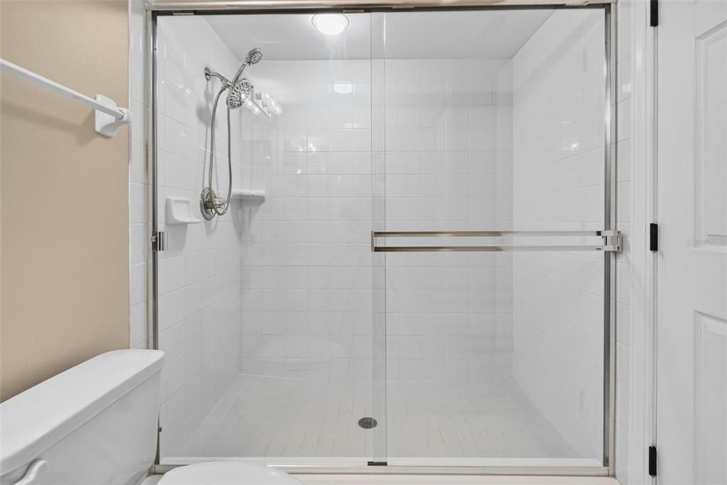 En Venta: $684,900 (3 camas, 3 baños, 2387 Pies cuadrados)