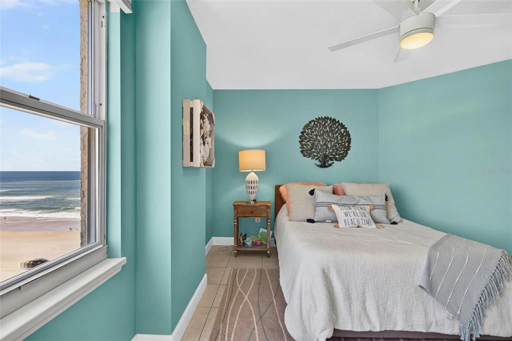 En Venta: $684,900 (3 camas, 3 baños, 2387 Pies cuadrados)