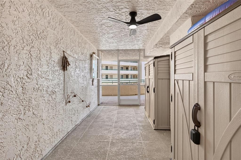En Venta: $684,900 (3 camas, 3 baños, 2387 Pies cuadrados)