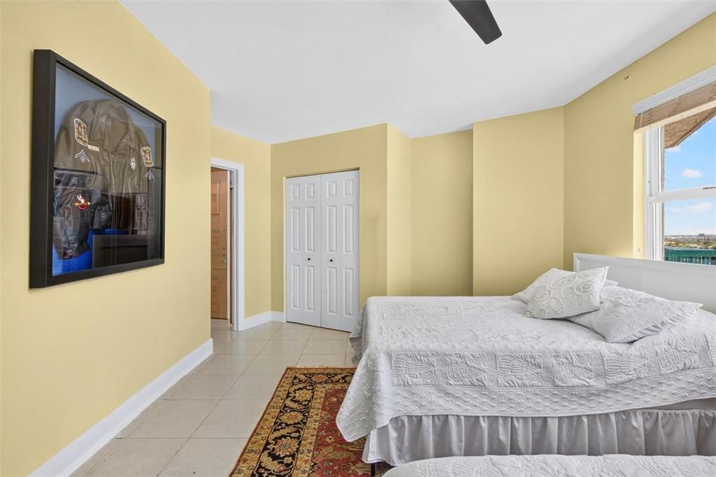 En Venta: $684,900 (3 camas, 3 baños, 2387 Pies cuadrados)