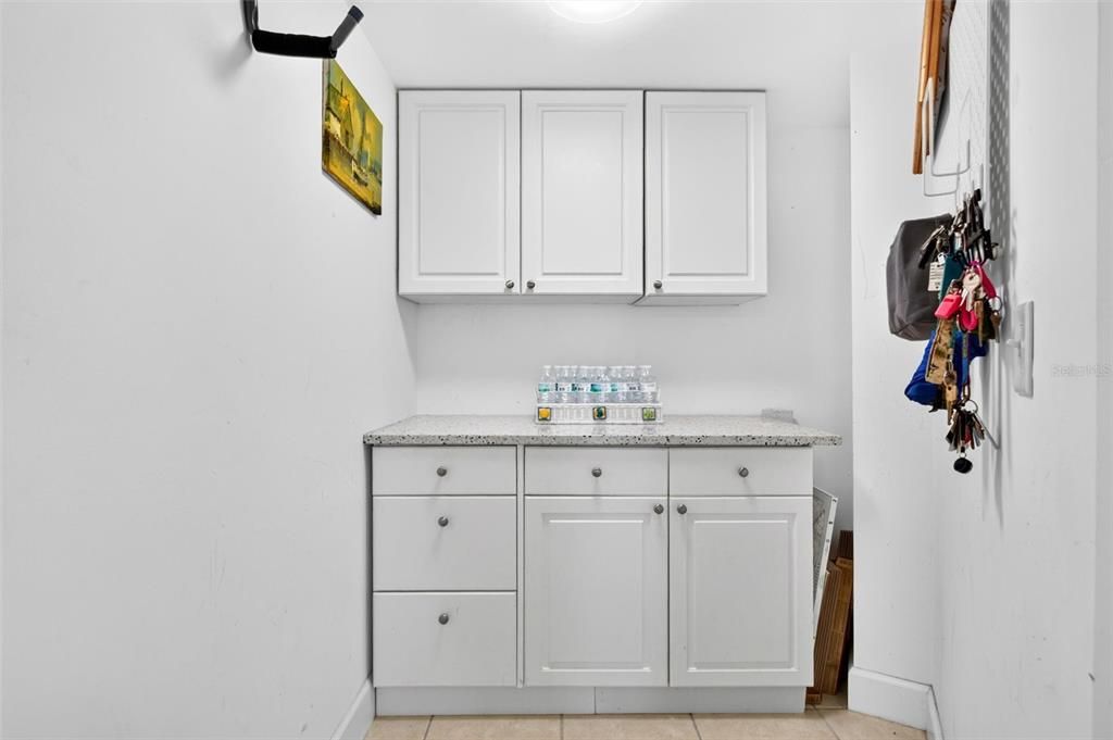 En Venta: $684,900 (3 camas, 3 baños, 2387 Pies cuadrados)