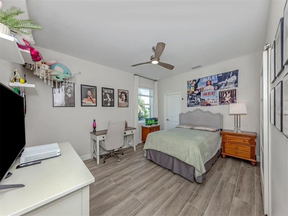 For Sale: $447,900 (4 beds, 3 baths, 2476 Square Feet)