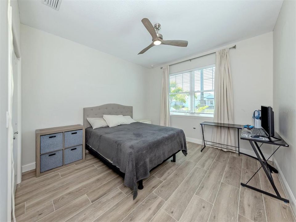 For Sale: $447,900 (4 beds, 3 baths, 2476 Square Feet)