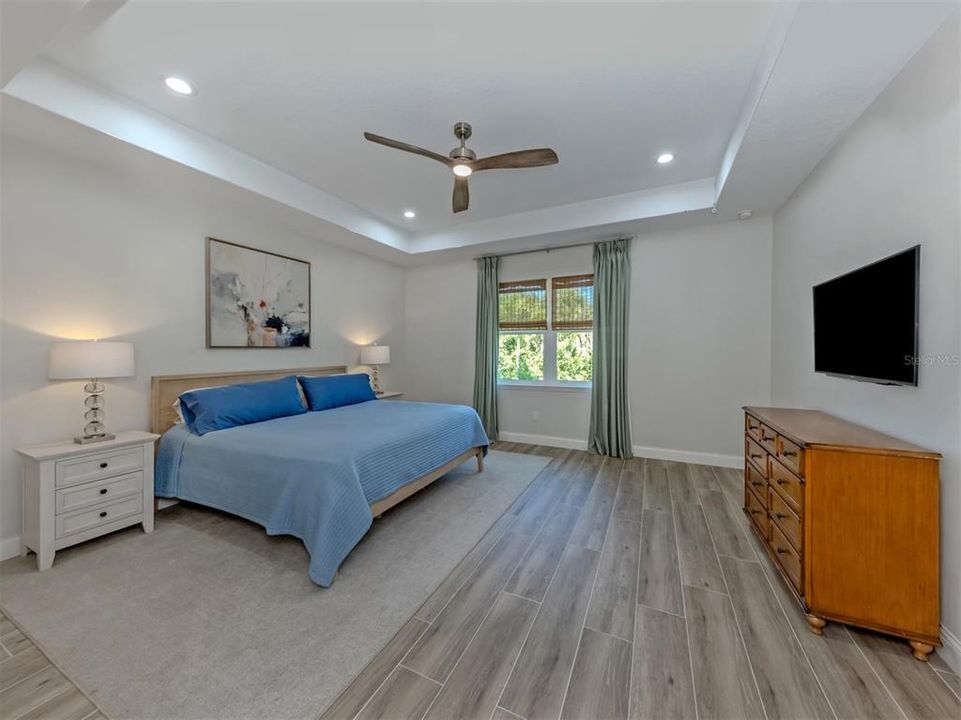 For Sale: $447,900 (4 beds, 3 baths, 2476 Square Feet)
