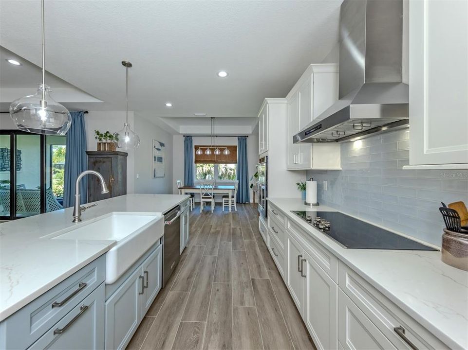 For Sale: $447,900 (4 beds, 3 baths, 2476 Square Feet)