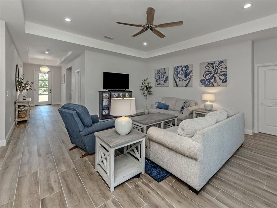 For Sale: $447,900 (4 beds, 3 baths, 2476 Square Feet)