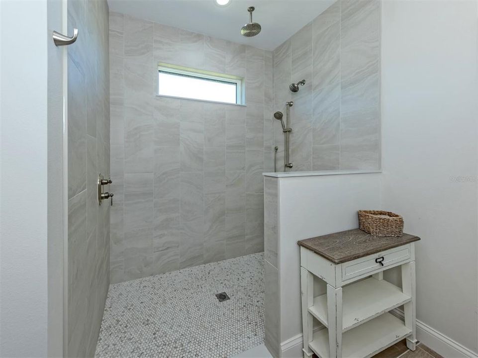 For Sale: $447,900 (4 beds, 3 baths, 2476 Square Feet)