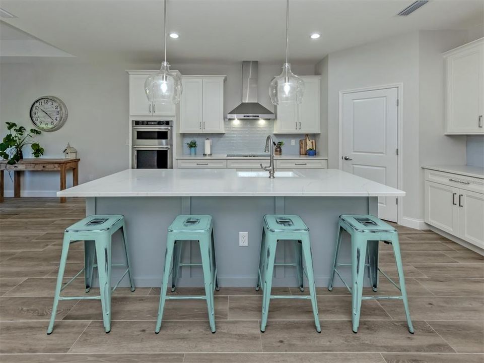 For Sale: $447,900 (4 beds, 3 baths, 2476 Square Feet)