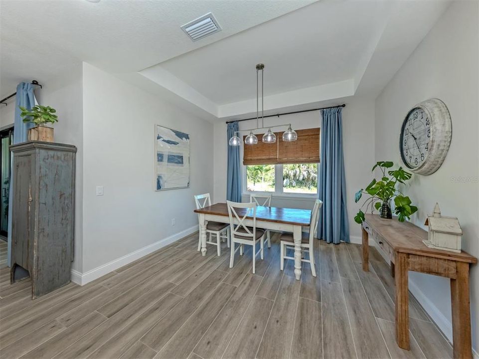 For Sale: $447,900 (4 beds, 3 baths, 2476 Square Feet)