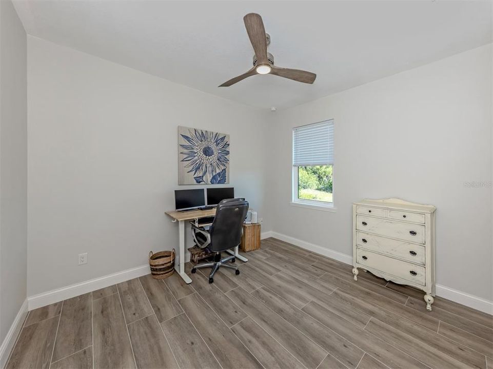 For Sale: $447,900 (4 beds, 3 baths, 2476 Square Feet)