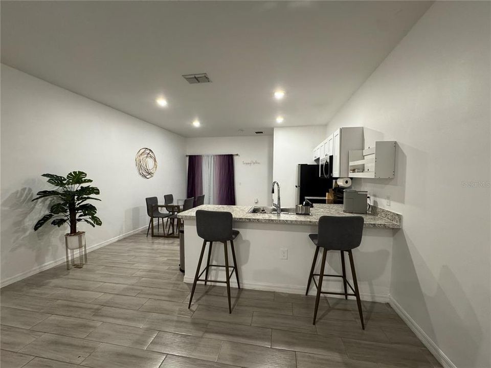 В аренду: $2,300 (3 спален, 2 ванн, 1300 Квадратных фут)