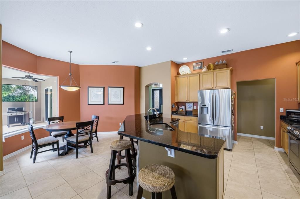 En Venta: $675,000 (4 camas, 3 baños, 3260 Pies cuadrados)