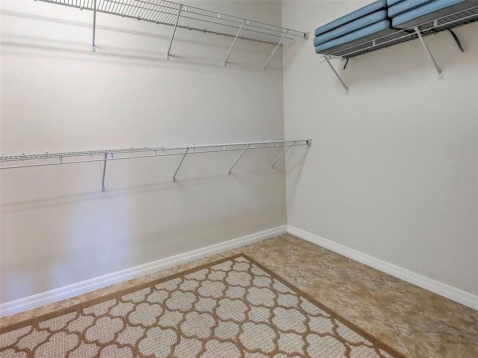 For Sale: $539,900 (3 beds, 2 baths, 1910 Square Feet)