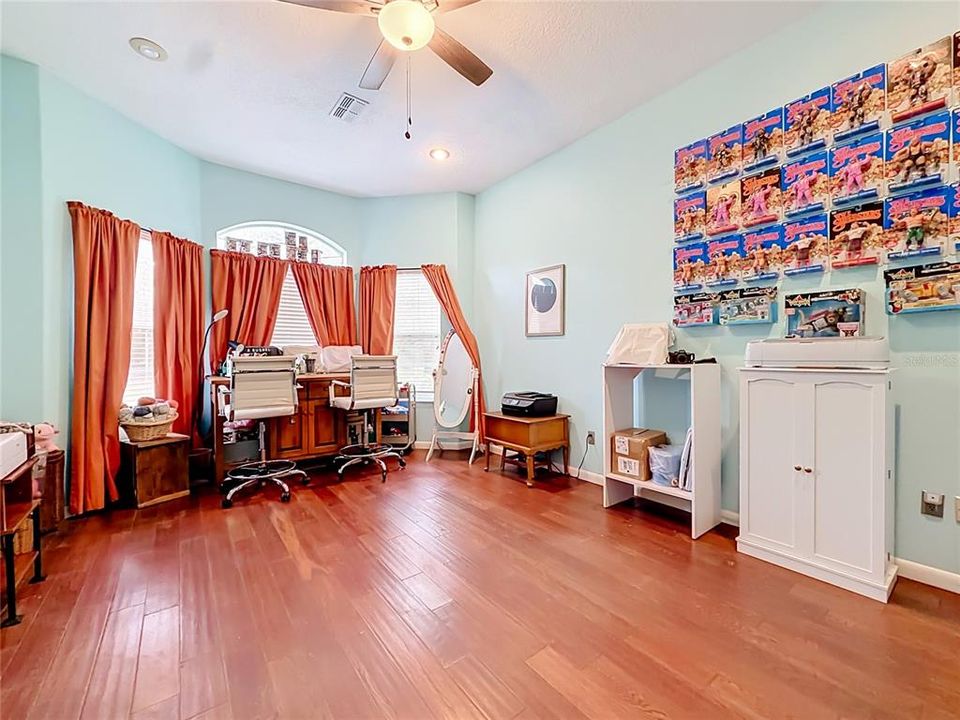 For Sale: $599,500 (5 beds, 4 baths, 3296 Square Feet)