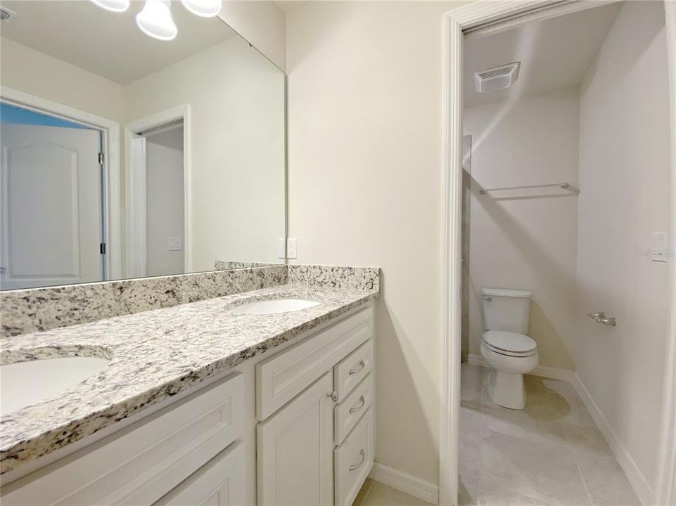 Activo con contrato: $3,400 (7 camas, 5 baños, 3281 Pies cuadrados)