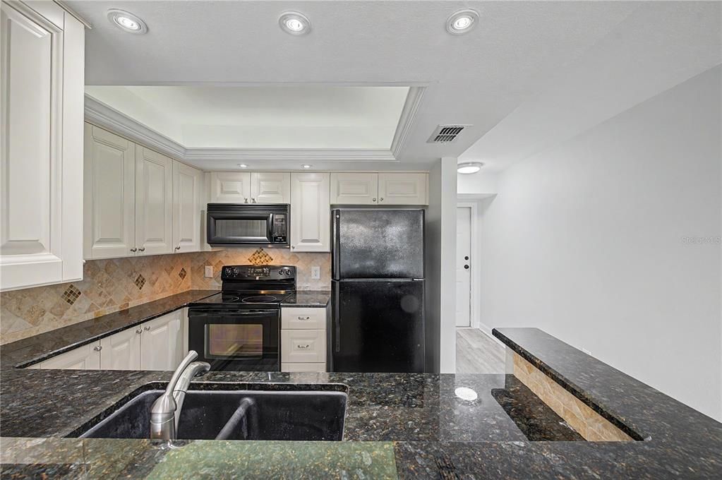 For Sale: $249,900 (3 beds, 2 baths, 1065 Square Feet)