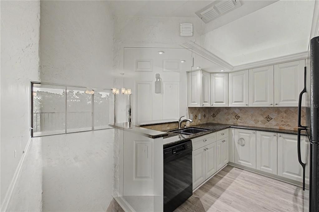 For Sale: $249,900 (3 beds, 2 baths, 1065 Square Feet)