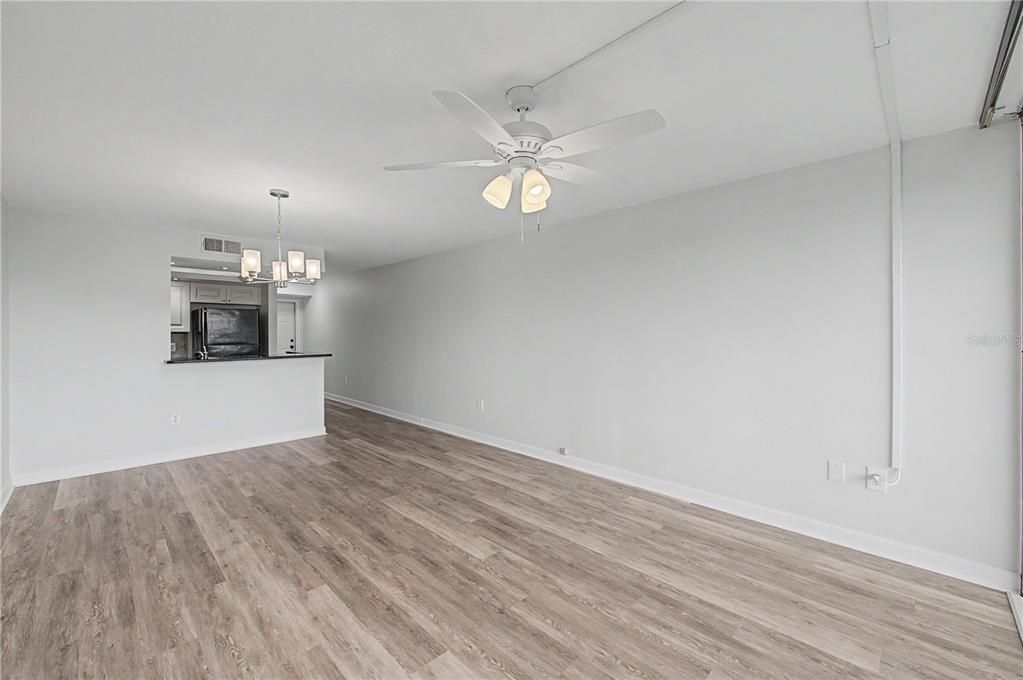 For Sale: $249,900 (3 beds, 2 baths, 1065 Square Feet)