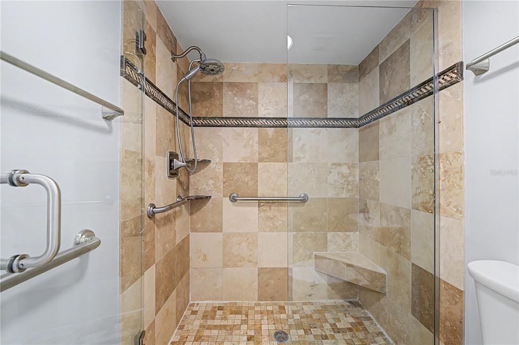 For Sale: $249,900 (3 beds, 2 baths, 1065 Square Feet)
