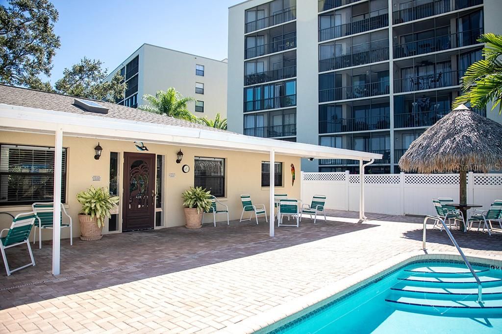 For Sale: $249,900 (3 beds, 2 baths, 1065 Square Feet)
