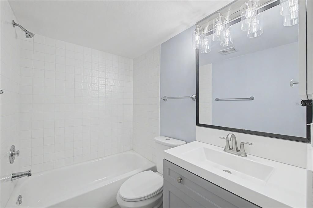 For Sale: $249,900 (3 beds, 2 baths, 1065 Square Feet)