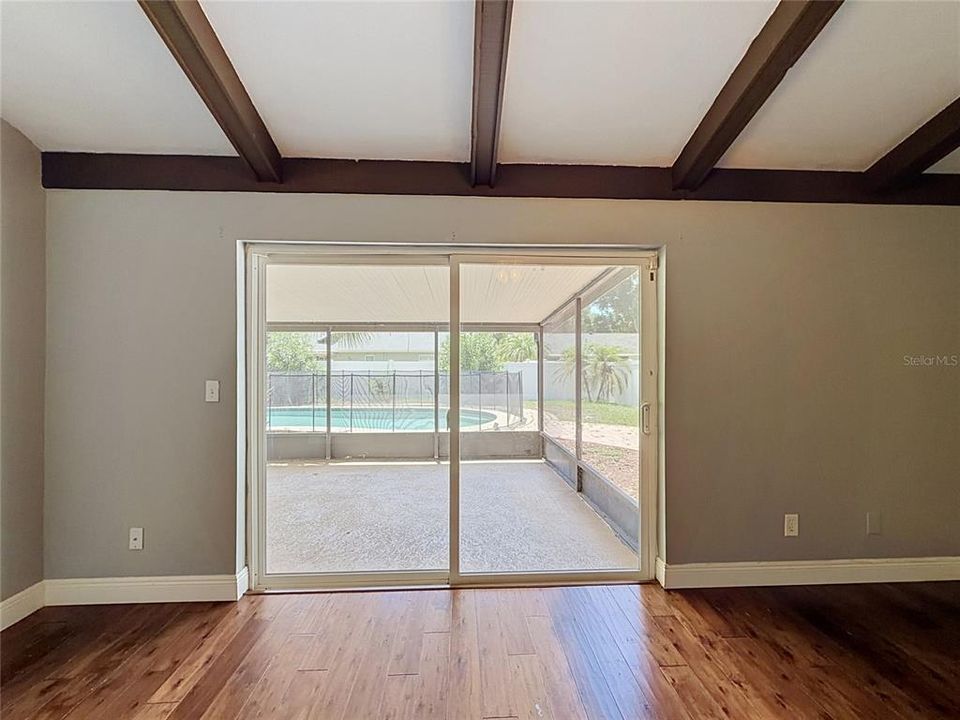 En Venta: $489,900 (4 camas, 2 baños, 2126 Pies cuadrados)