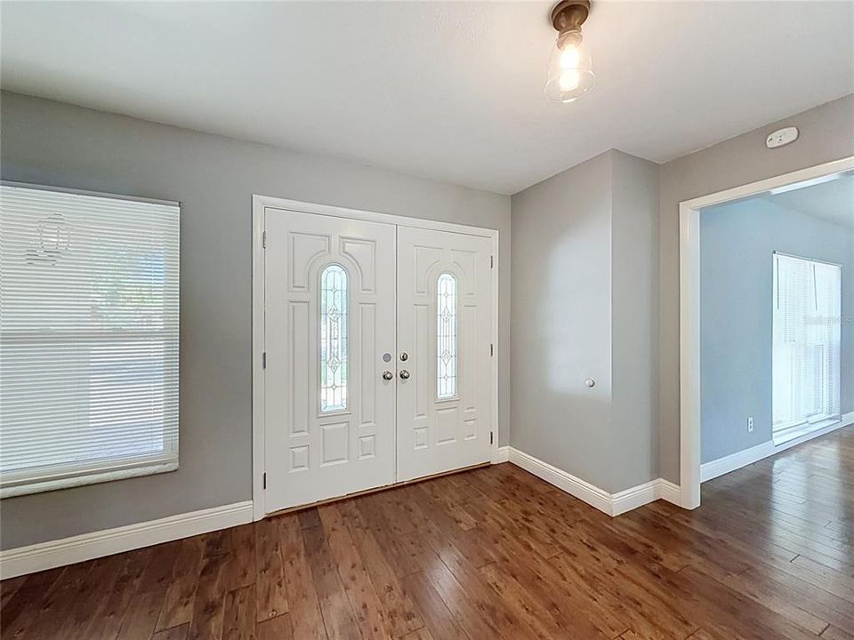 En Venta: $489,900 (4 camas, 2 baños, 2126 Pies cuadrados)